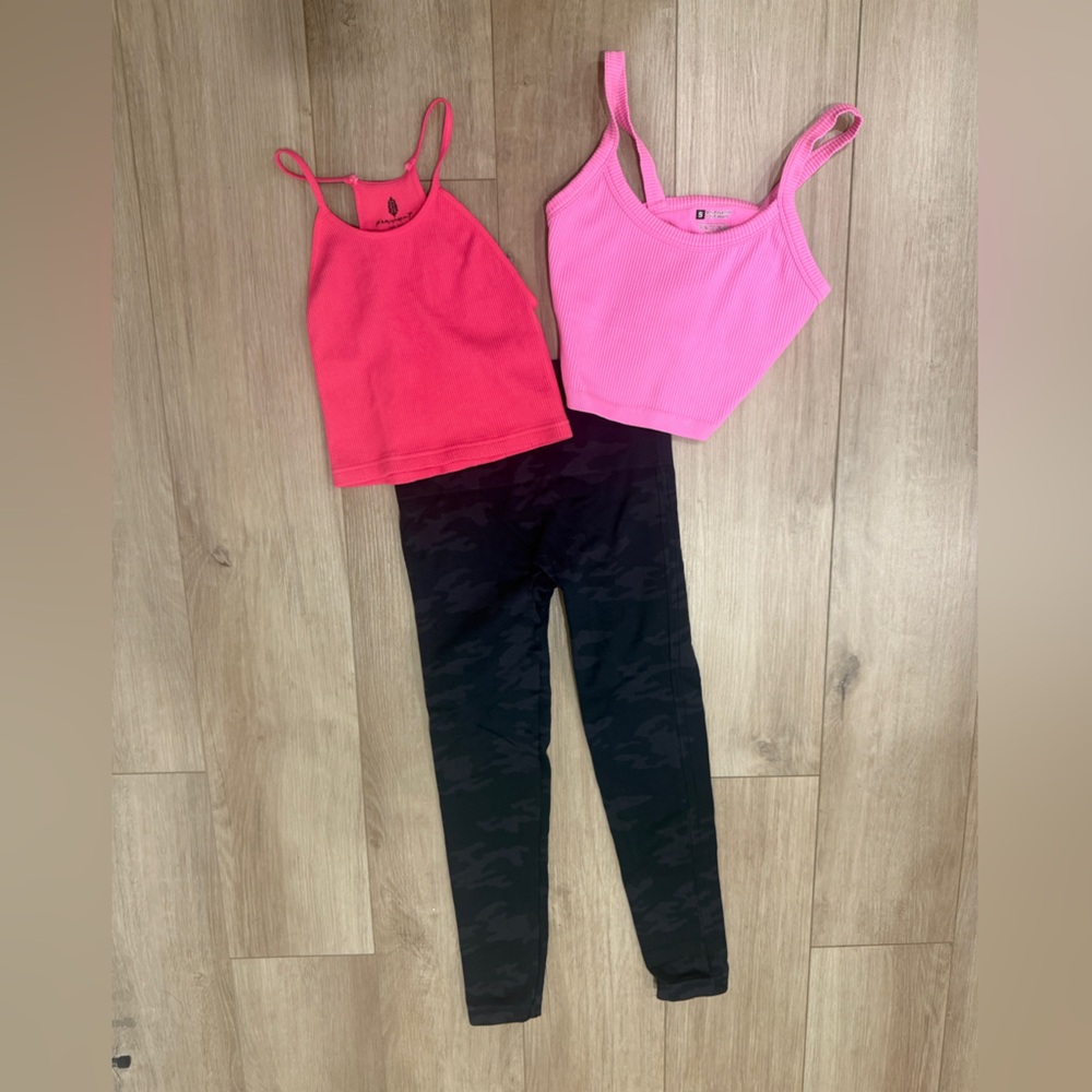 Black Camo Spanx Leggings (small), Pink tank (small), FP pink tank (XS/S)